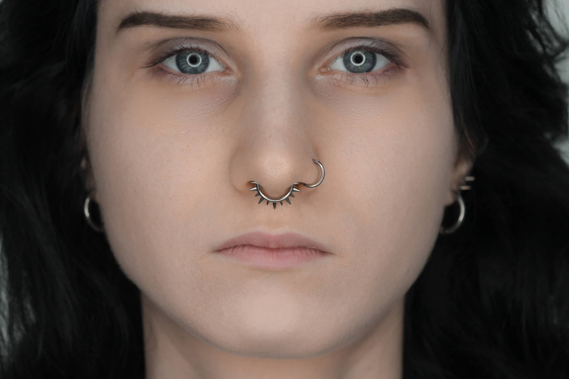 Пирсинг носа в студии Upgrade Piercing